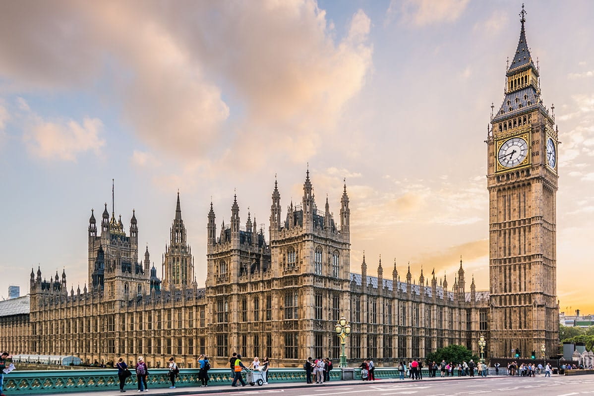 A view of the Houses of Parliament and Big Ben in London at dusk
